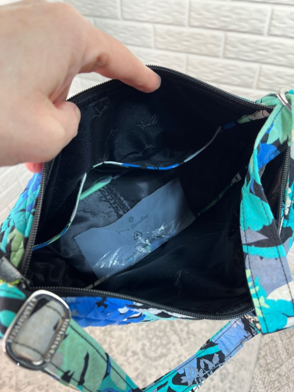 VERA BRADLEY CARRYALL CROSSBODY CAMOFLORAL QUILTED BAG BLACK BLUE GREEN NWT - Picture 10 of 17
